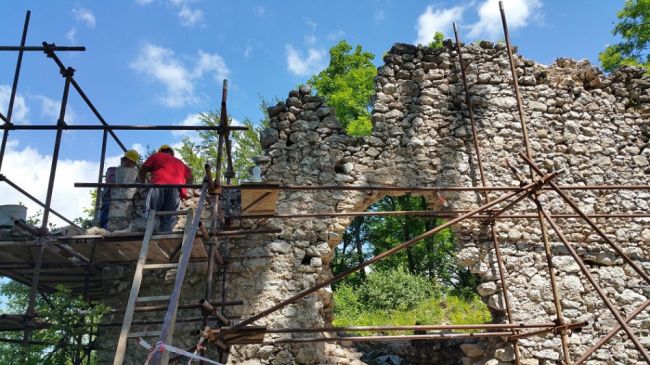 VIDEO: Hrad Muráň zachraňuje aj 18 nezamestnaných