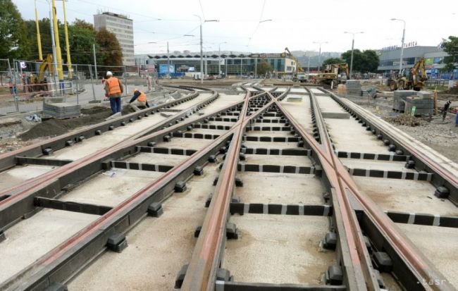 Výluka na železničnej trati medzi Sereďou a Križovanmi nad Dudváhom