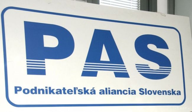 Podnikatelia odmietajú vyššie poplatky za RTVS, platia ich dvakrát