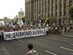 Tisíce ľudí demonštrovali proti zbúraniu starých domov v Belehrade