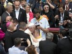 Pápež slúžil omšu pre chorých a zdravotne postihnutých