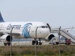 Egypt: Čas na nájdenie čiernych skriniek lietadla sa kráti