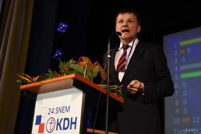 KDH a nezaradení poslanci žiadajú Kaliňákov odchod
