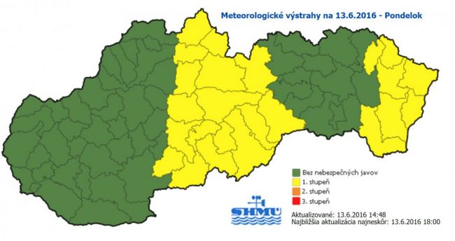 Slovensko dnes zasiahnu búrky, miestami treba počítať aj s krúpami