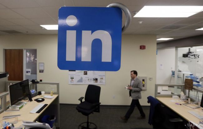 Microsoft kúpi LinkedIn za rekordnú sumu