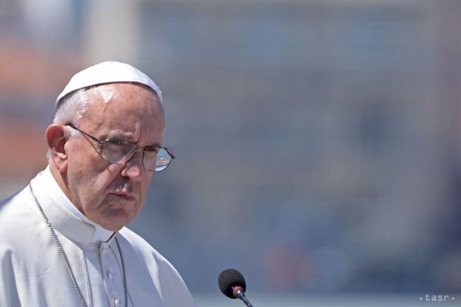Pápež: zbrane sa do konfliktných oblastí dostanú, jedlo nie