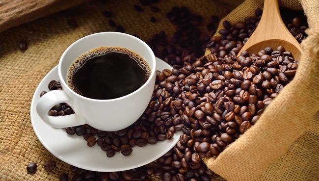 Čo urobia dve šálky kávy denne s našou pečeňou?