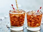 9 dôvodov, prečo prestať piť sladené bublinkové nápoje