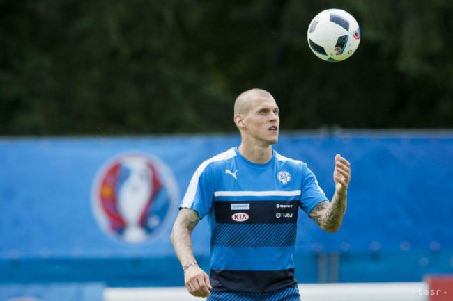 Všetci Slováci trénovali, v uvoľnenej atmosfére si zachytal i Škrtel