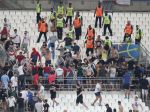 Ruskí fanúšikovia vyvádzali aj v Nemecku, jedného prepustili