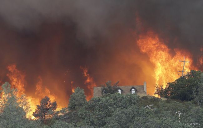 Lesné požiare vo východnom Španielsku donútili k evakuácii stovky ľudí