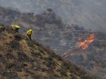 Grécko sa borí s horúčavami, na Rodose hasiči bojujú s ohňom