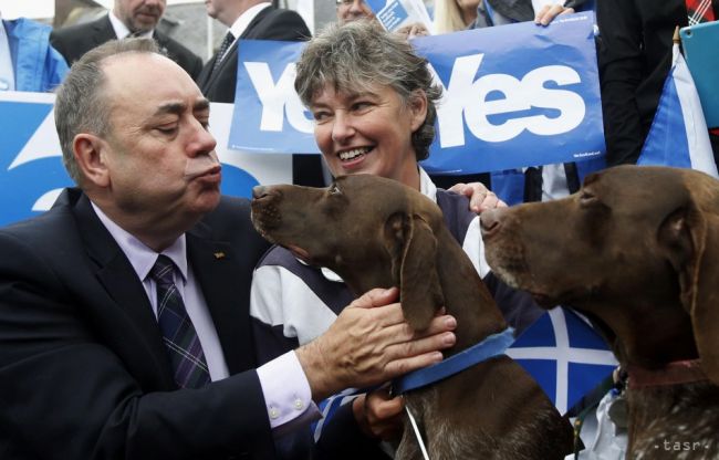 Salmond: Ak Británia vystúpi z únie, Škótsko by malo znovu hlasovať