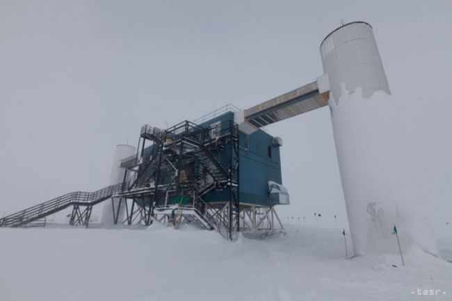 Na výskumnú stanicu na južnom póle priletelo pre chorého lietadlo