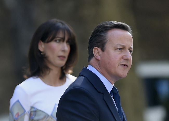 Aktuálne: David Cameron odstúpi z postu premiéra