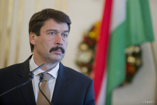 Maďarsky prezident sa nezúčastní osláv v Slovinsku, ochorel