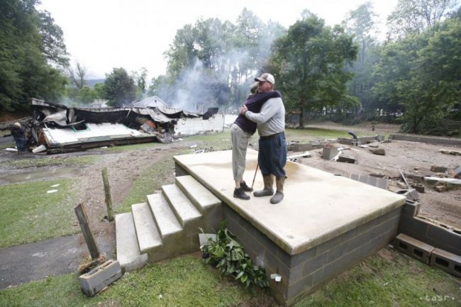 Záplavy v Západnej Virgínii si vyžiadali prinajmenšom 20 obetí
