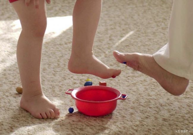 Len málo rodičov malo záujem liečiť plochú nohu svojich detí