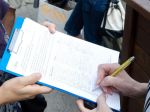 CHORVÁTSKY GROB: Odovzdajú petíciu za referendum o odvolaní starostu