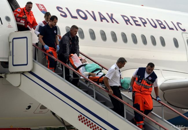 FOTO: Zo Srbska priviezli posledné dve zranené po nehode autobusu
