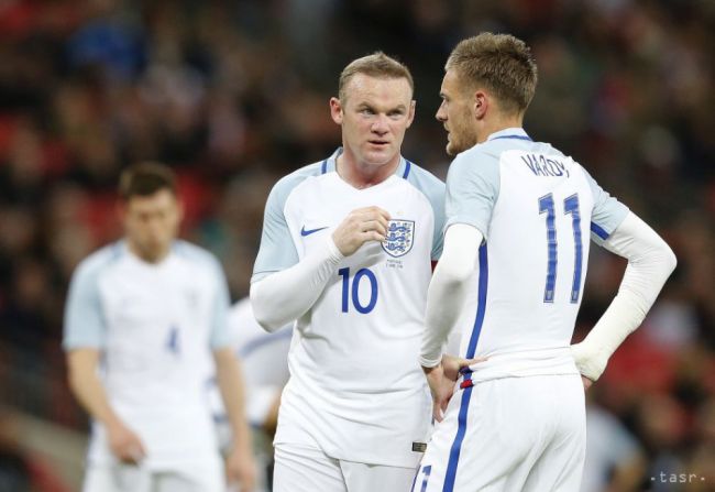 Kapitán Rooney nenapodobní odchod trénera Angličanov Hodgsona