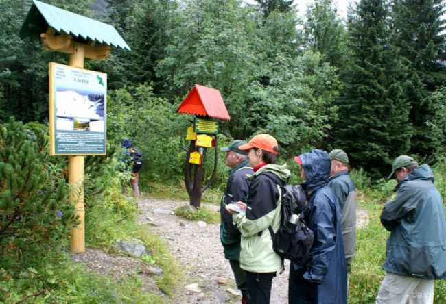 Vo Vysokých Tatrách pomohlo nemeckému turistovi 13 záchranárov