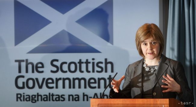 Škótska premiérka rokuje s predstaviteľmi EÚ, Tusk stretnutie odmietol