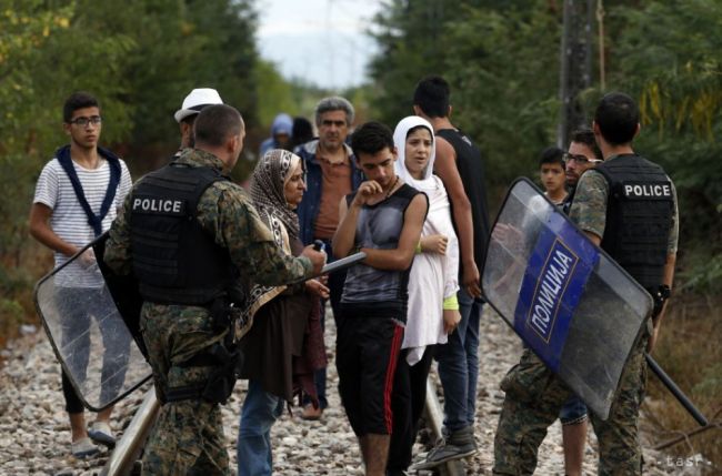 Na západobalkánskej migračnej trase pozatýkali viac ako 600 ľudí