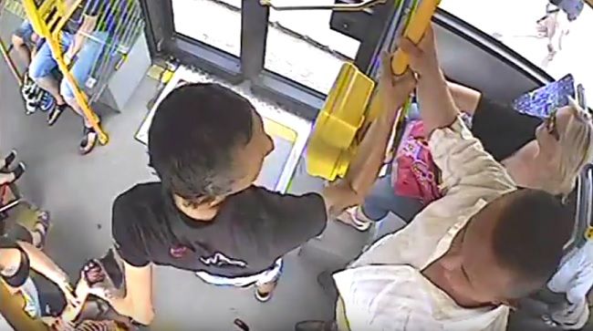VIDEO: Muž sa pokúsil uniesť chlapčeka