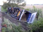 Nemecko: Plný kamión sirupu havaroval, lepkavú diaľnicu museli čistiť