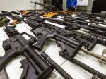 Kalifornia sprísnila zákony o kontrole zbraní
