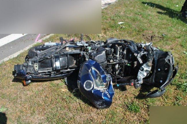 Pri tragickej dopravnej nehode zahynul 25 ročný motorkár