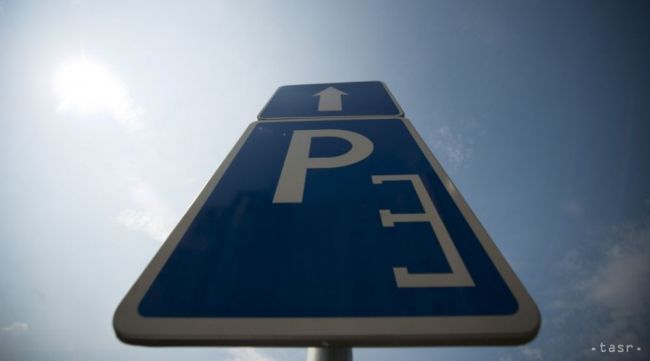 V Košicach maľujú parkovacie čiary pre rezidentov