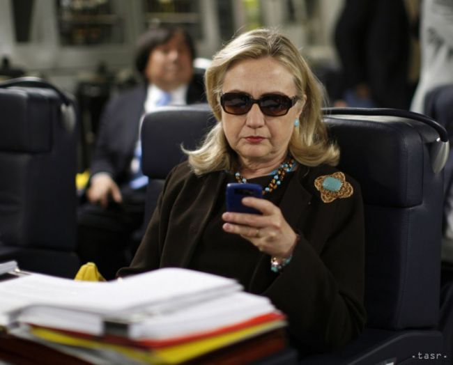 CNN: Voči Clintonovej zrejme nevznesú obvinenie kvôli e-mailom