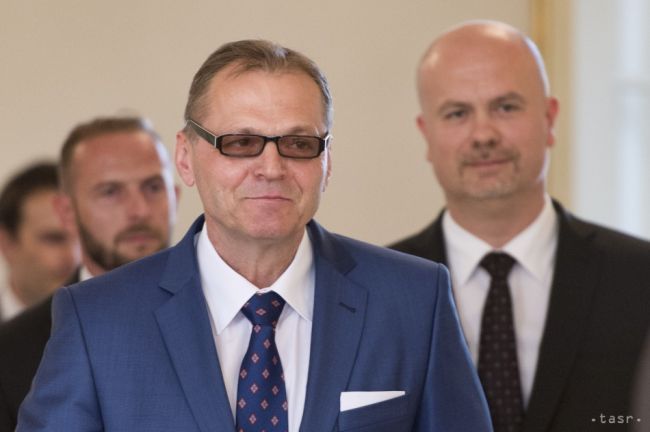 VIDEO: Novým šéfom SIS  je Anton Šafárik, vymenoval ho prezident SR