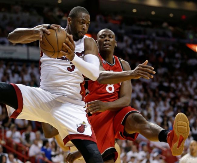 NBA: Legenda Wade odchádza po 13 rokoch z Miami, vybojovalo ho Chicago