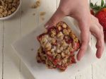 Video: Recept na domáce jahodové tyčinky z ovsených vločiek