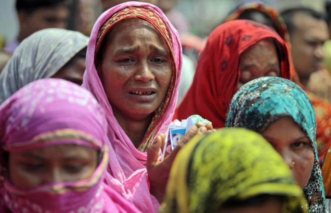 Pri útoku počas modlitieb v Bangladéši zahynuli dvaja ľudia