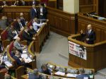 Poslanci ukrajinskej opozície vyhlásili štrajk posediačky