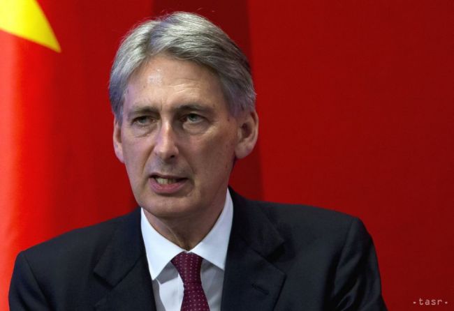 Hammond: Britská vláda zatiaľ nemôže začať rokovania o vystúpení z EÚ