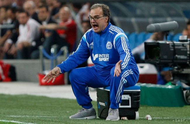 Bielsa si to rozmyslel, pár dní po podpise zmluvy s Laziom rezignoval