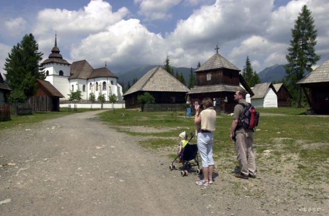 Skanzeny prezentujú život ľudí v historickom prostredí krajiny