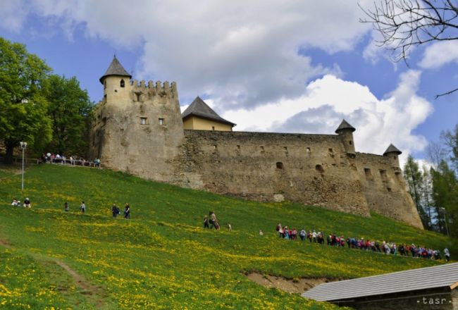 Začína sa desiate leto s rozprávkou a pesničkami na hrade Ľubovňa