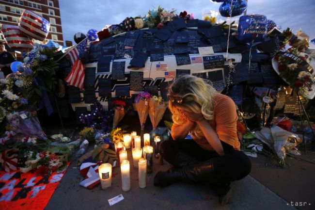 Strelec z Dallasu plánoval ešte väčší útok, černosi stále protestujú