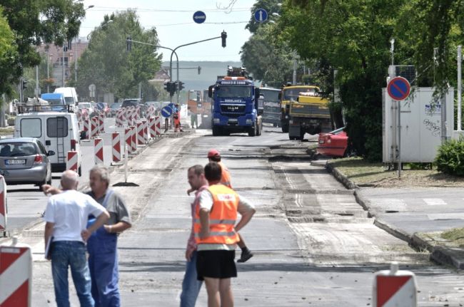 Práce na stavbách či križovatkách obmedzia vodičov v Bratislave