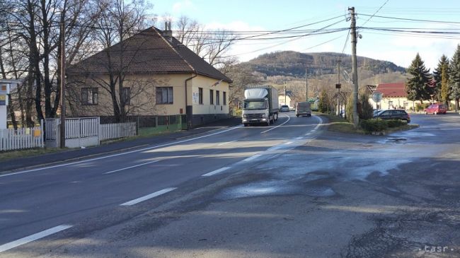 Nebezpečný úsek cesty medzi Lučencom a R. Sobotou zrekonštruovali