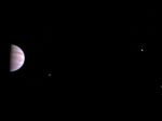 Sonda Juno poslala prvé zábery Jupitera