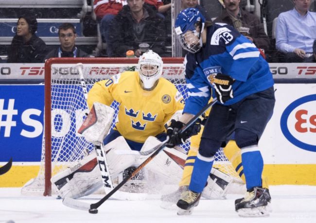 Oilers podpísali nováčikovský kontrakt so štvorkou draftu Puljujävim