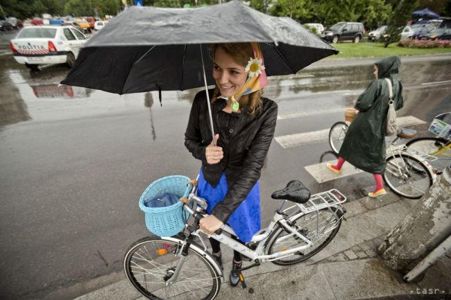 V pondelok sa začne otepľovať, prehánky zostanú