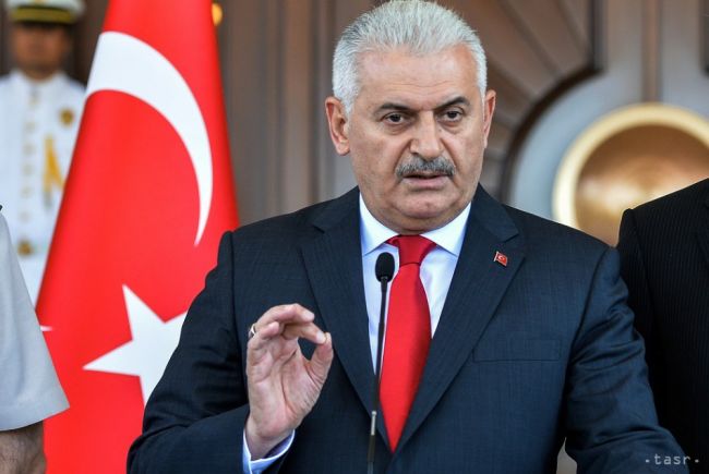 Premiér Yildirim poďakoval prívržencom rôznych strán za solidaritu
